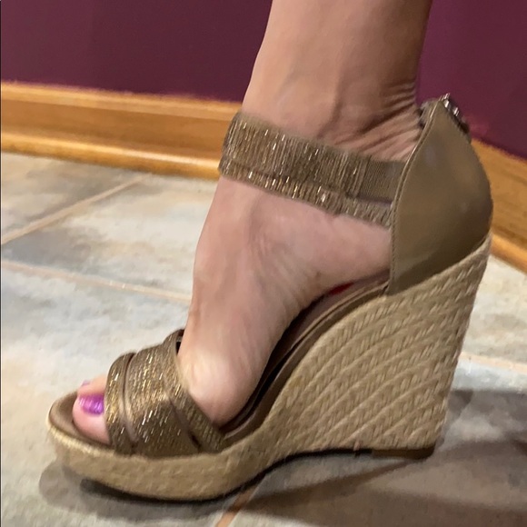 Heels - Picture 3 of 3